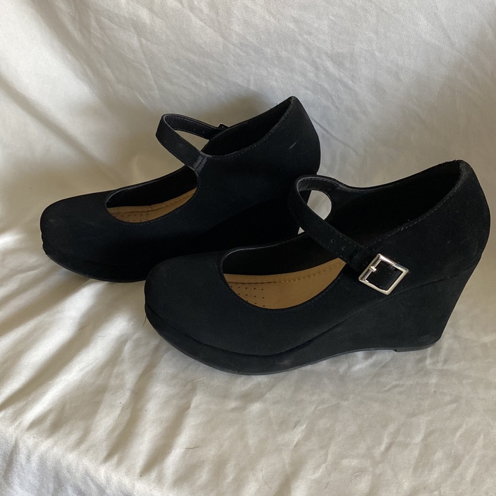 Black platform wedges